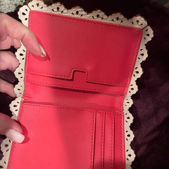 Kate Spade card holder like new. Perfect for spring! - Picture 3 of 3